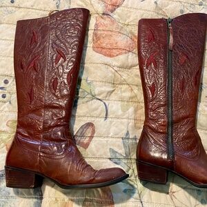 Size 9-9.5 western style boots